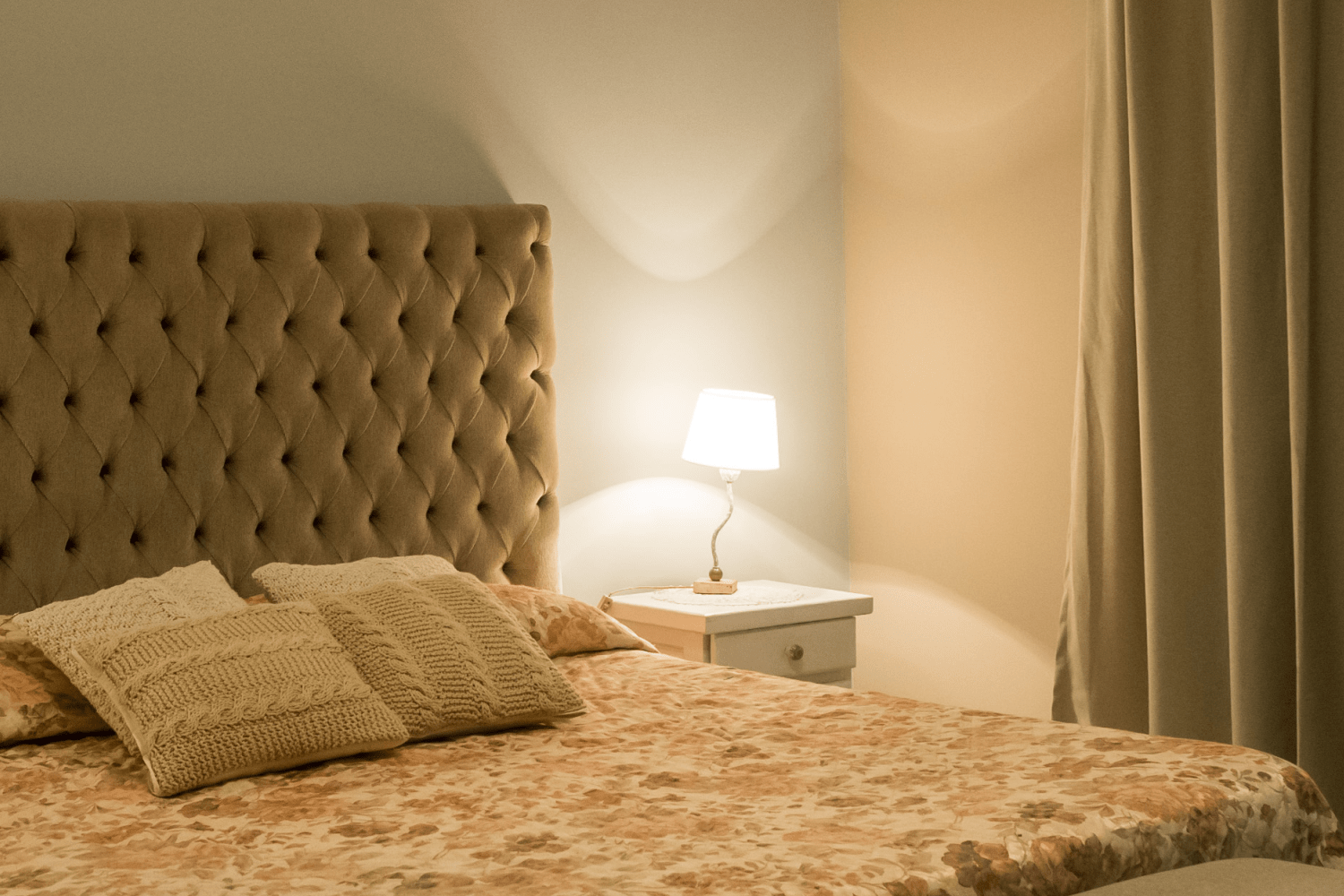 5 razones por las que poner apliques de pared en tu dormitorio 